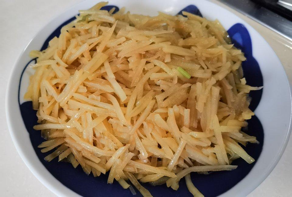 在家也能做出馆子味儿的醋溜/炝炒/酸辣土豆丝（就是那道看似简单，实则步步玄机的土豆丝）