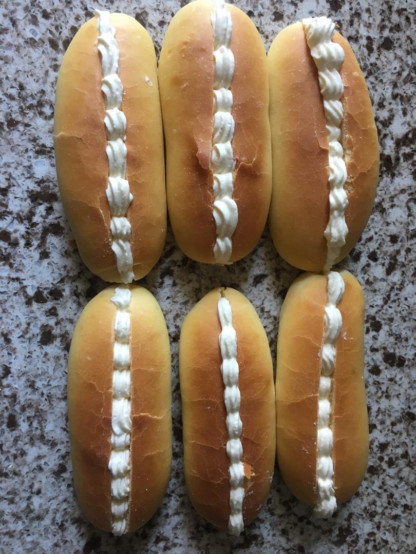 椰丝咸奶油面包