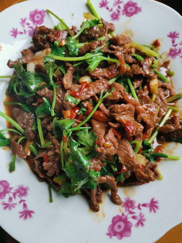香菜牛肉