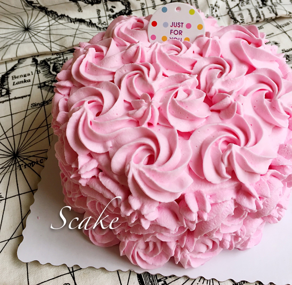 玫瑰花奶油生日蛋糕