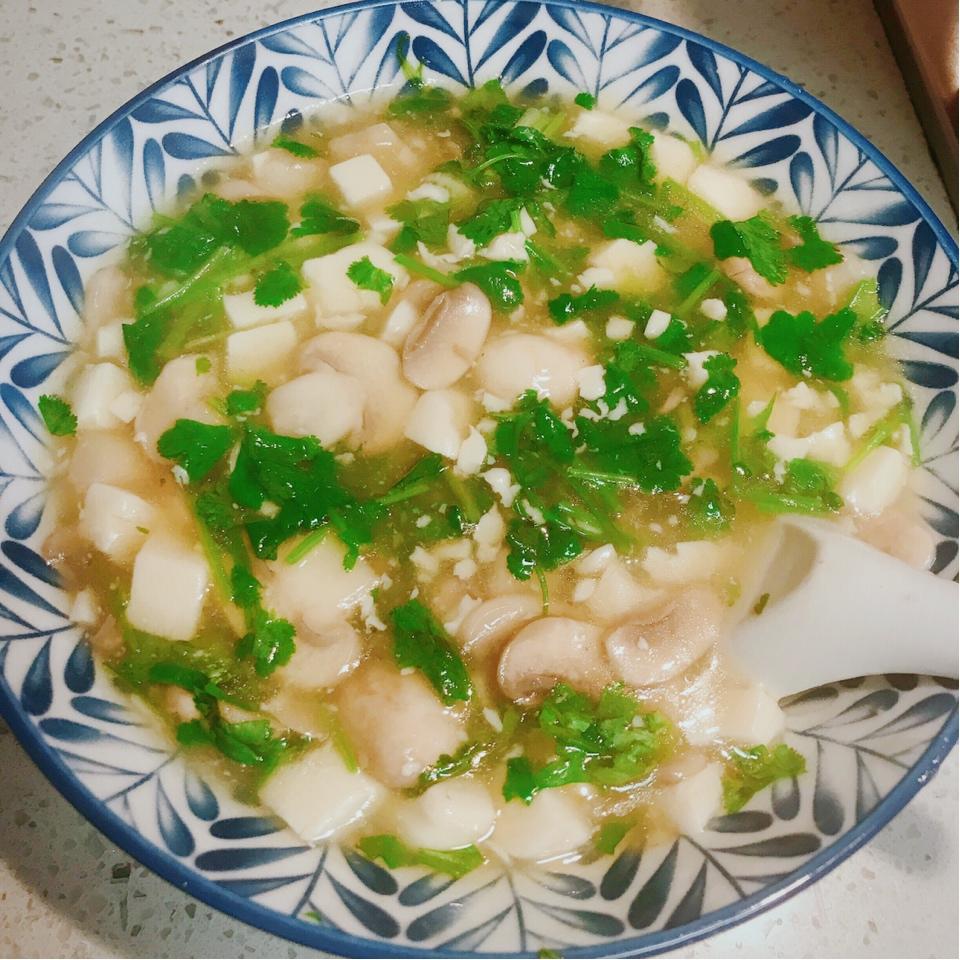 香菜豆腐蘑菇羹