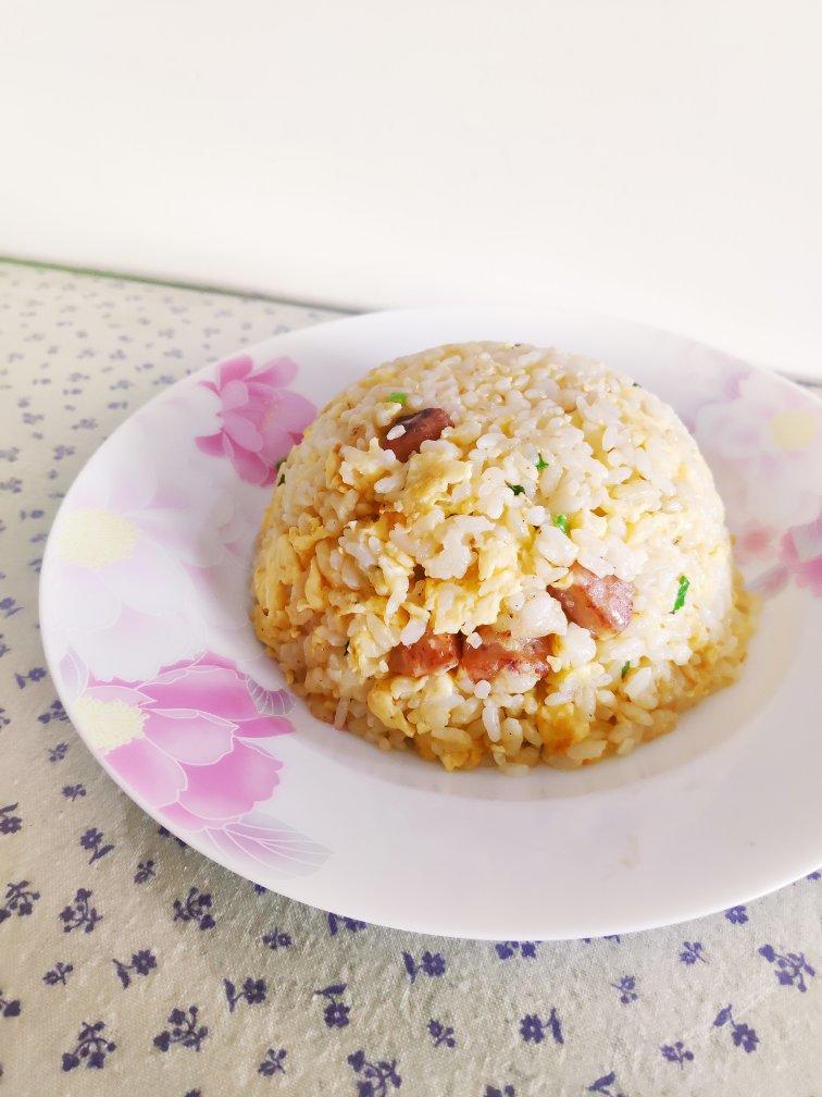 香肠鸡蛋炒饭