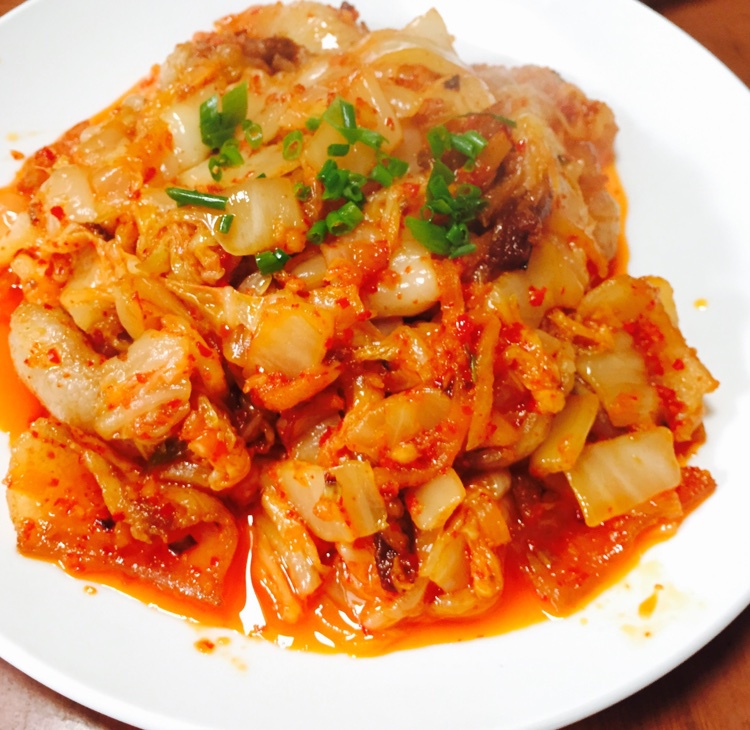 泡菜炒五花肉
