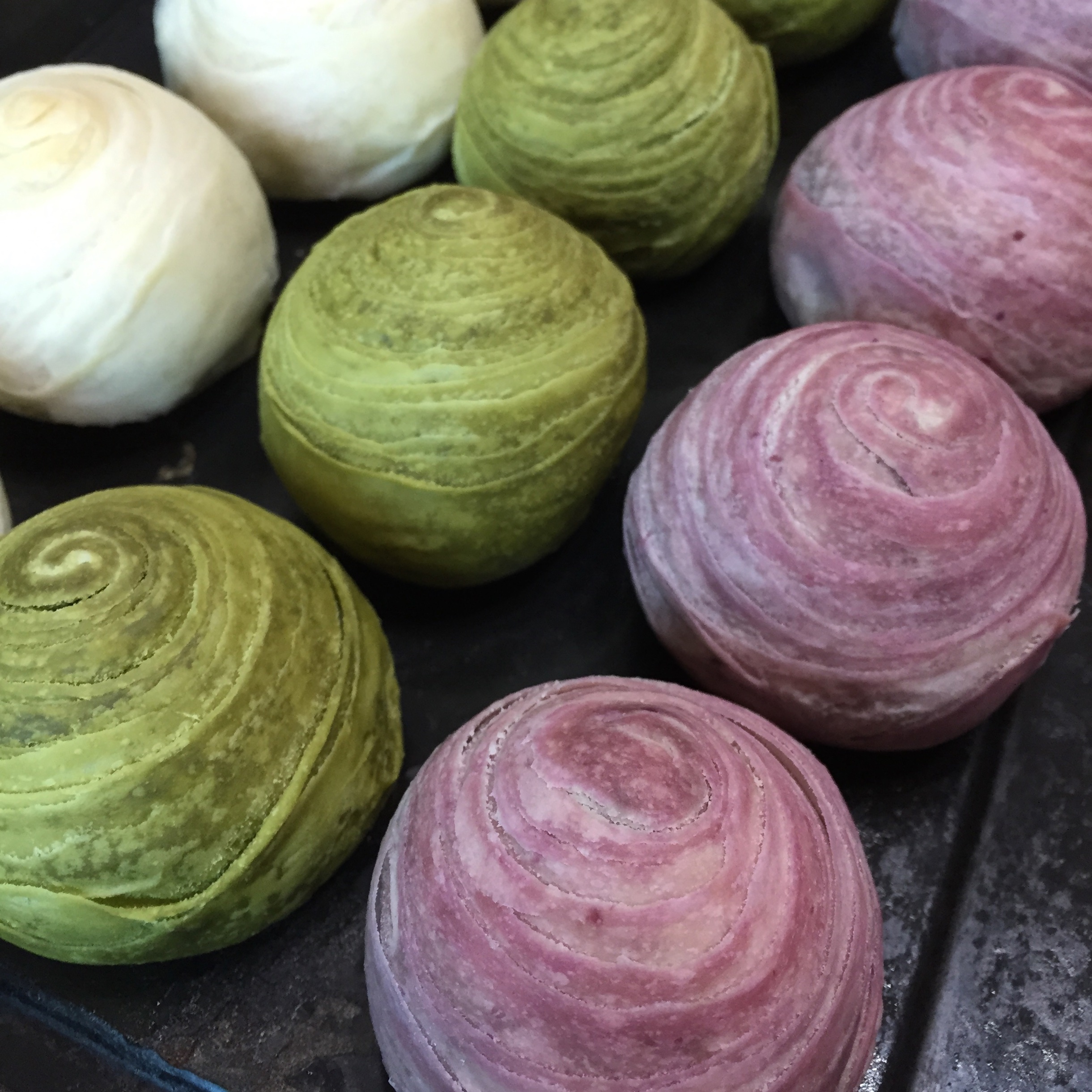 蛋黄酥~紫薯、抹茶、原味~花好月圆，中秋快乐~内附一次做六色蛋黄酥方法~