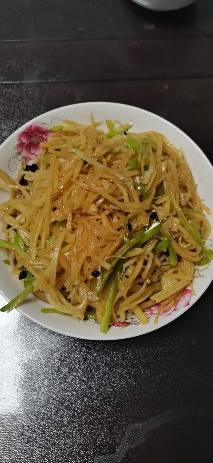 凉拌土豆丝，爽口开胃