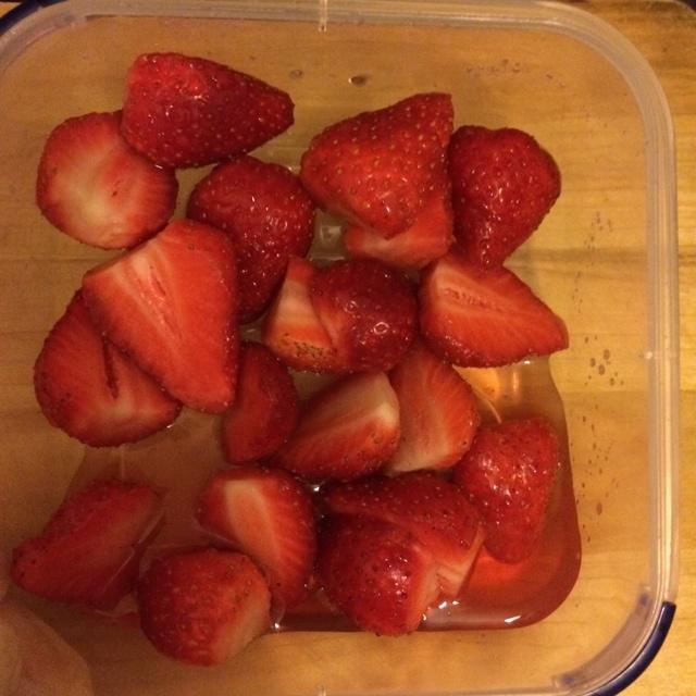 草莓忧格（草莓酸奶）的做法 步骤4