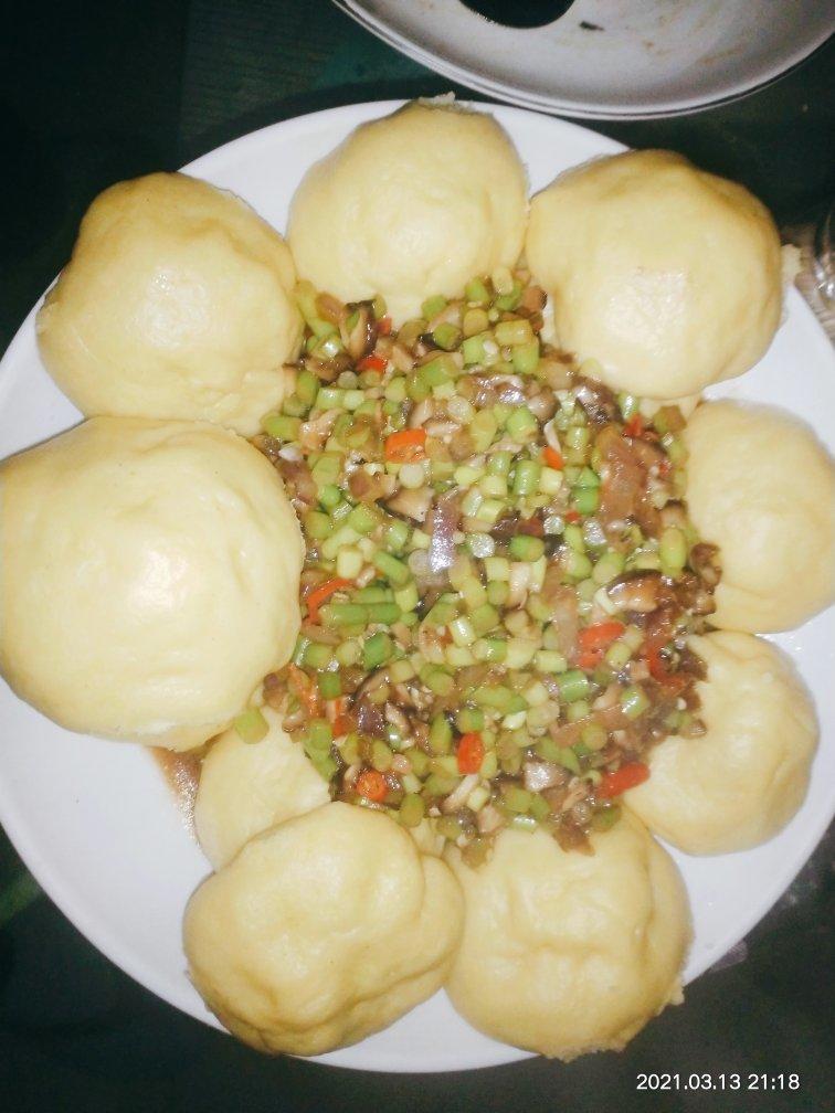 玉米面窝窝头(碗夹配菜)