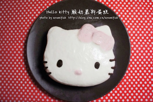 KT猫白色酸奶慕斯