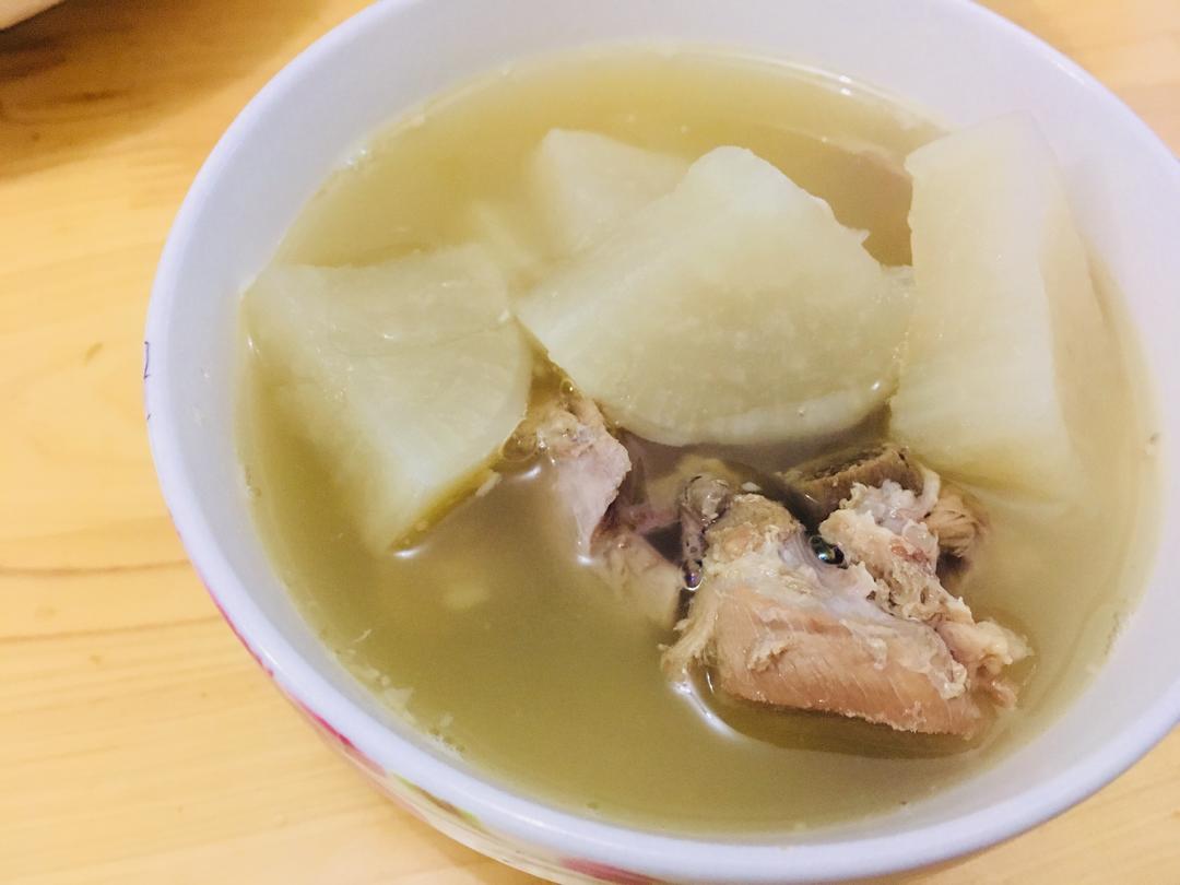 电饭锅版鸭腿萝卜汤