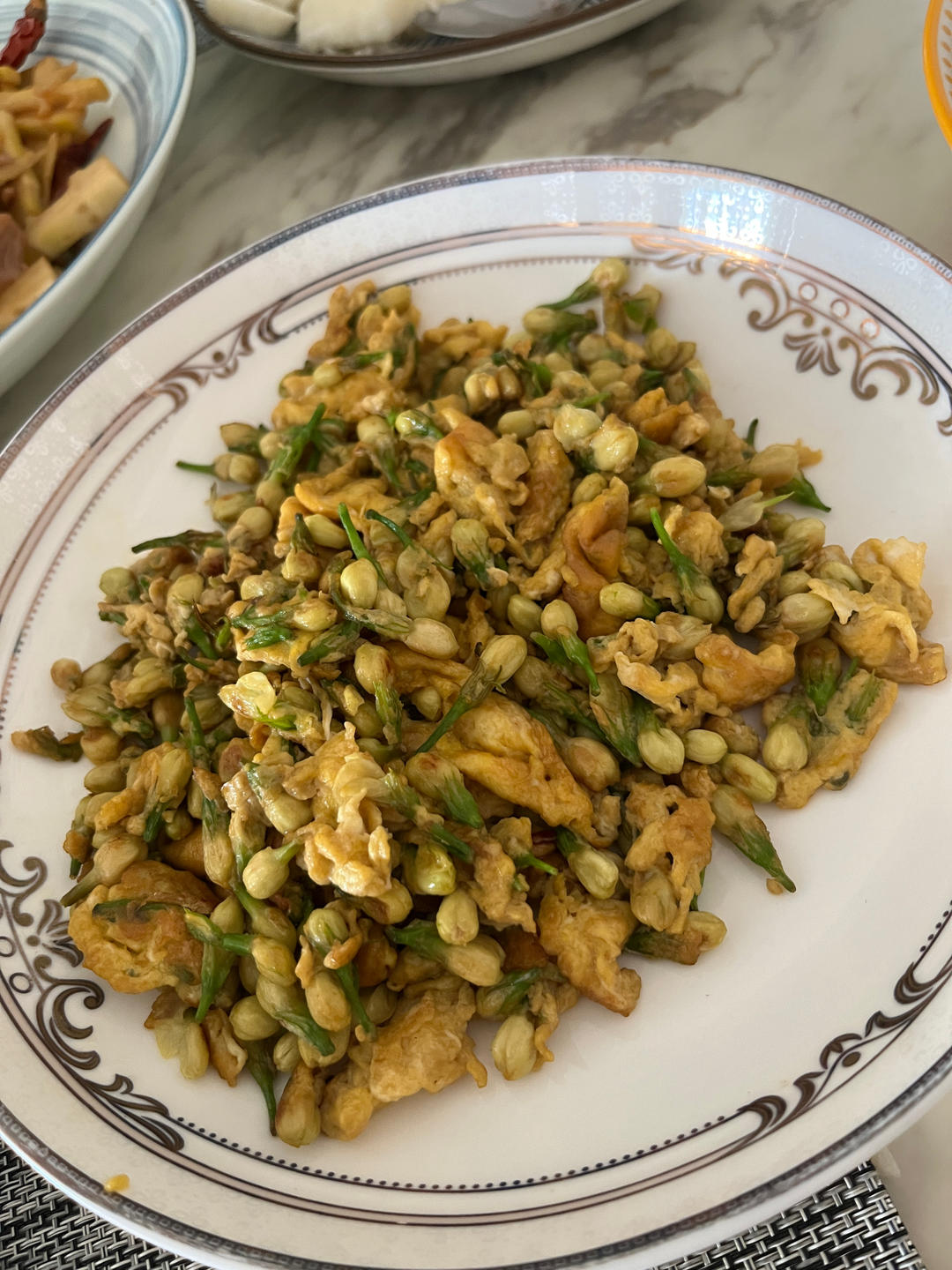 清香扑鼻的茉莉花炒蛋，地道云南菜～！