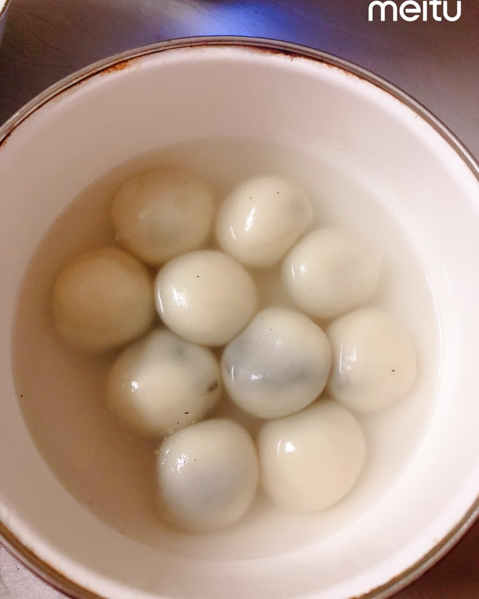 花生黑芝麻汤圆