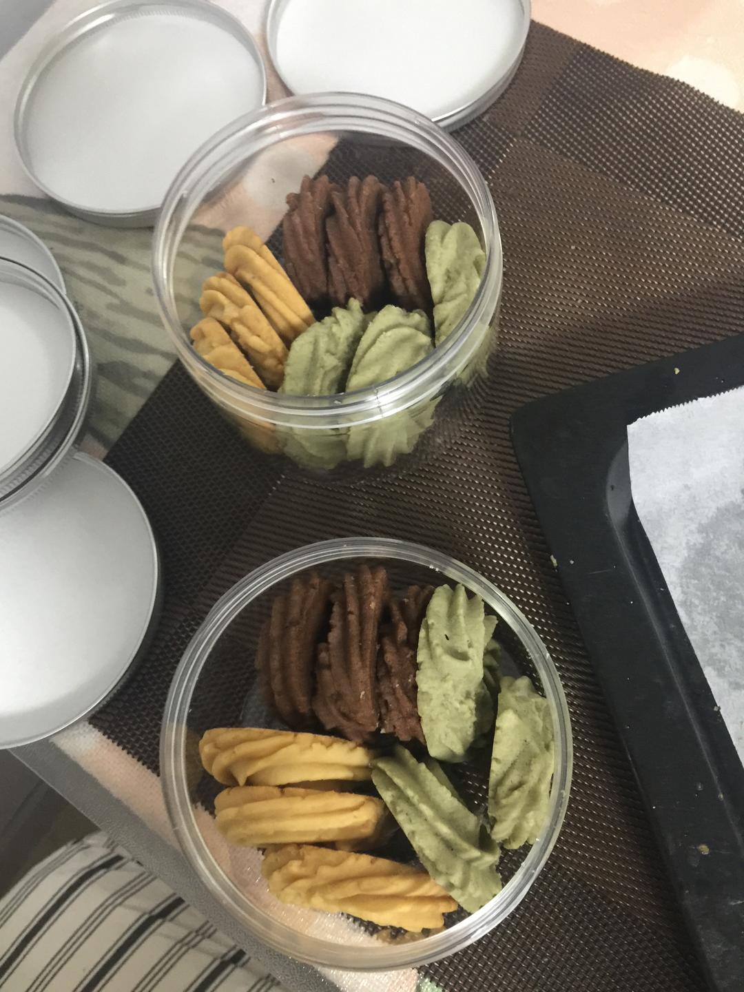 三色黄油曲奇（原味可可抹茶）的做法