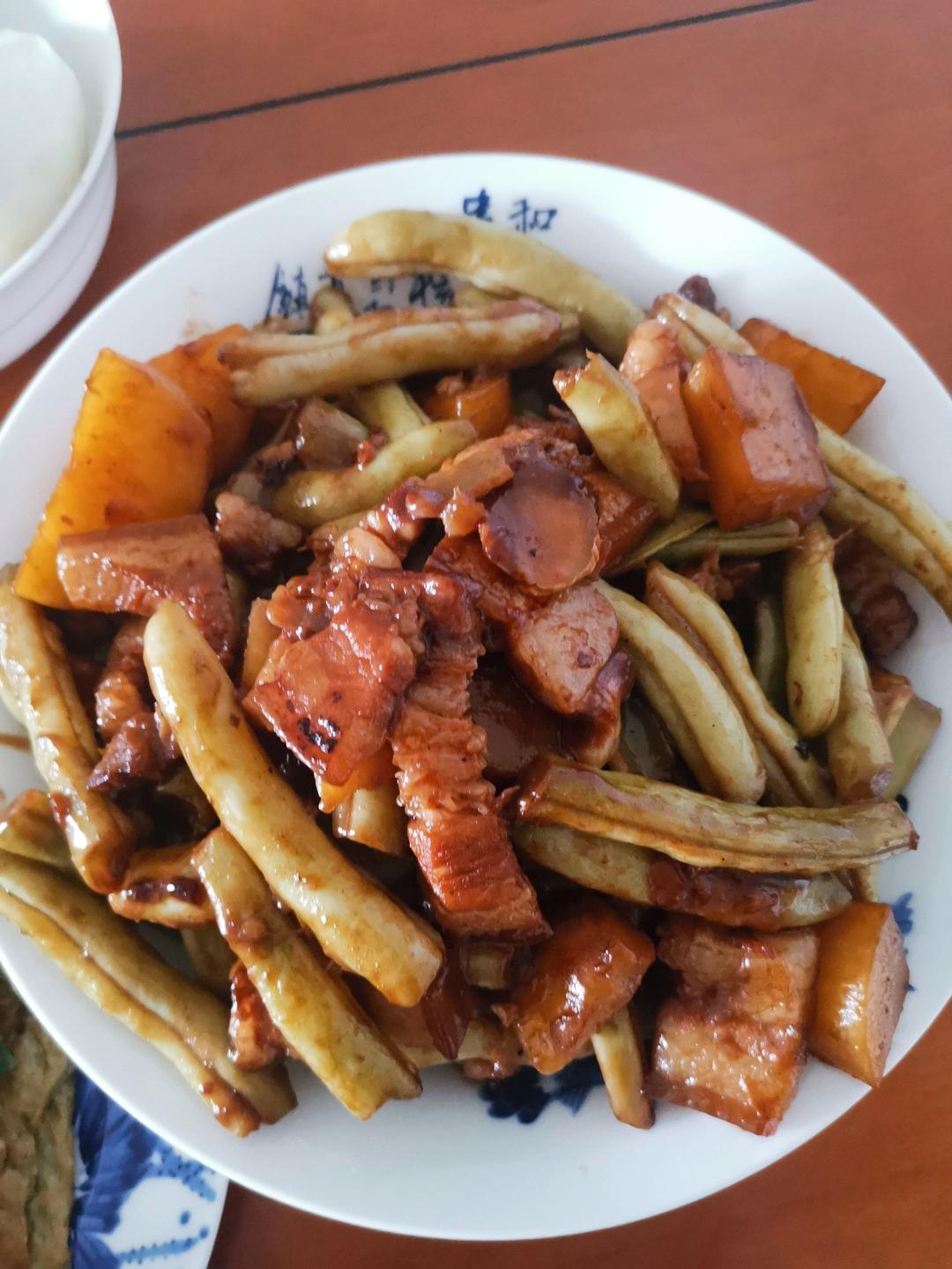 豆角炖肉炖土豆