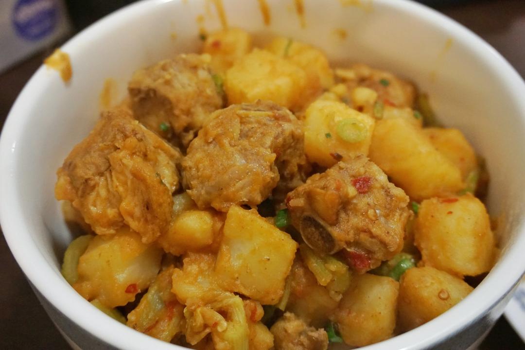 川味土豆烧排骨
