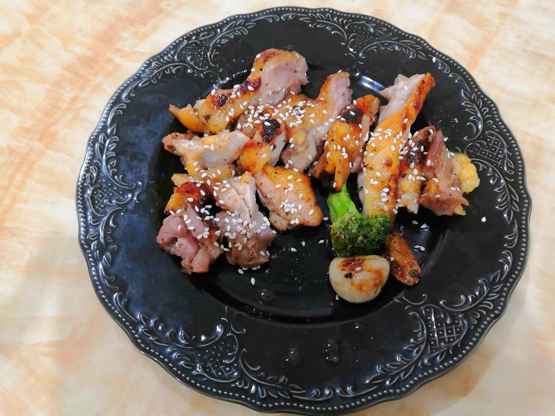 简单易做的香煎黑椒鸡排 柠檬鸡腿肉做法