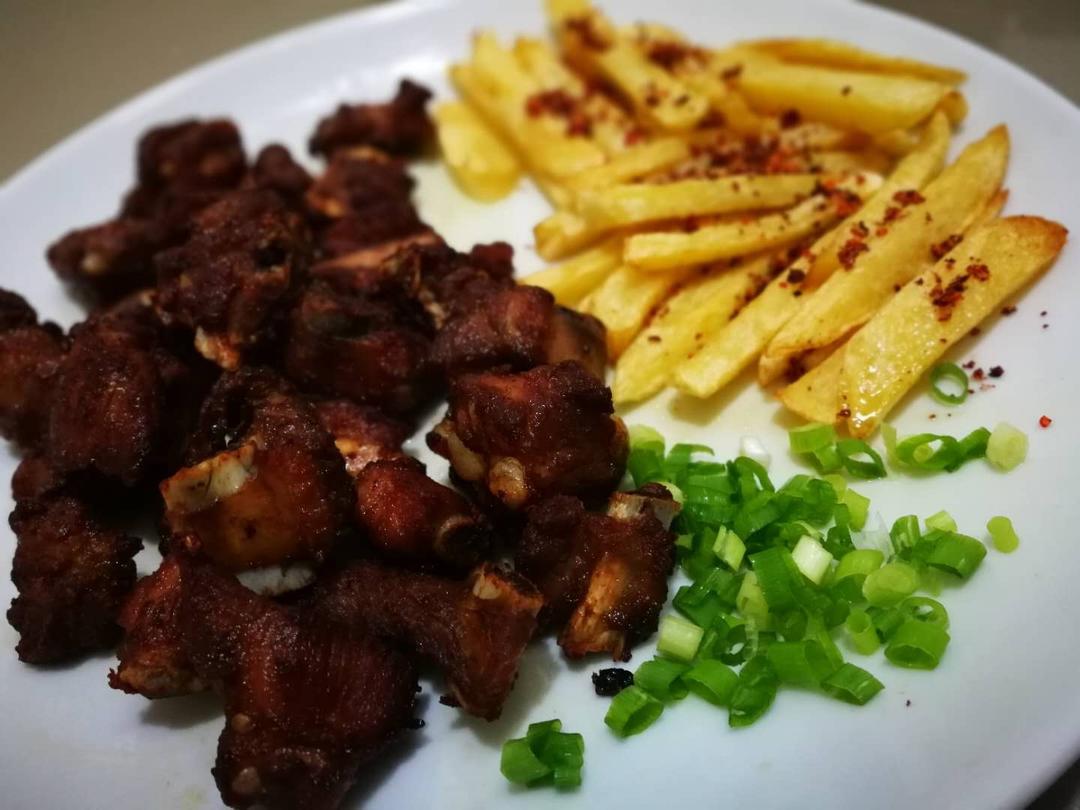 蒜香炸薯条排骨