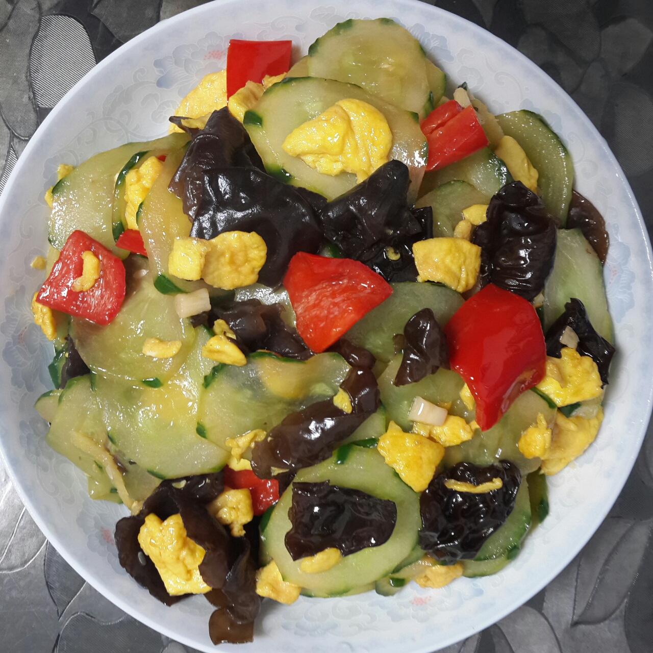 黑木耳鸡蛋炒莴笋