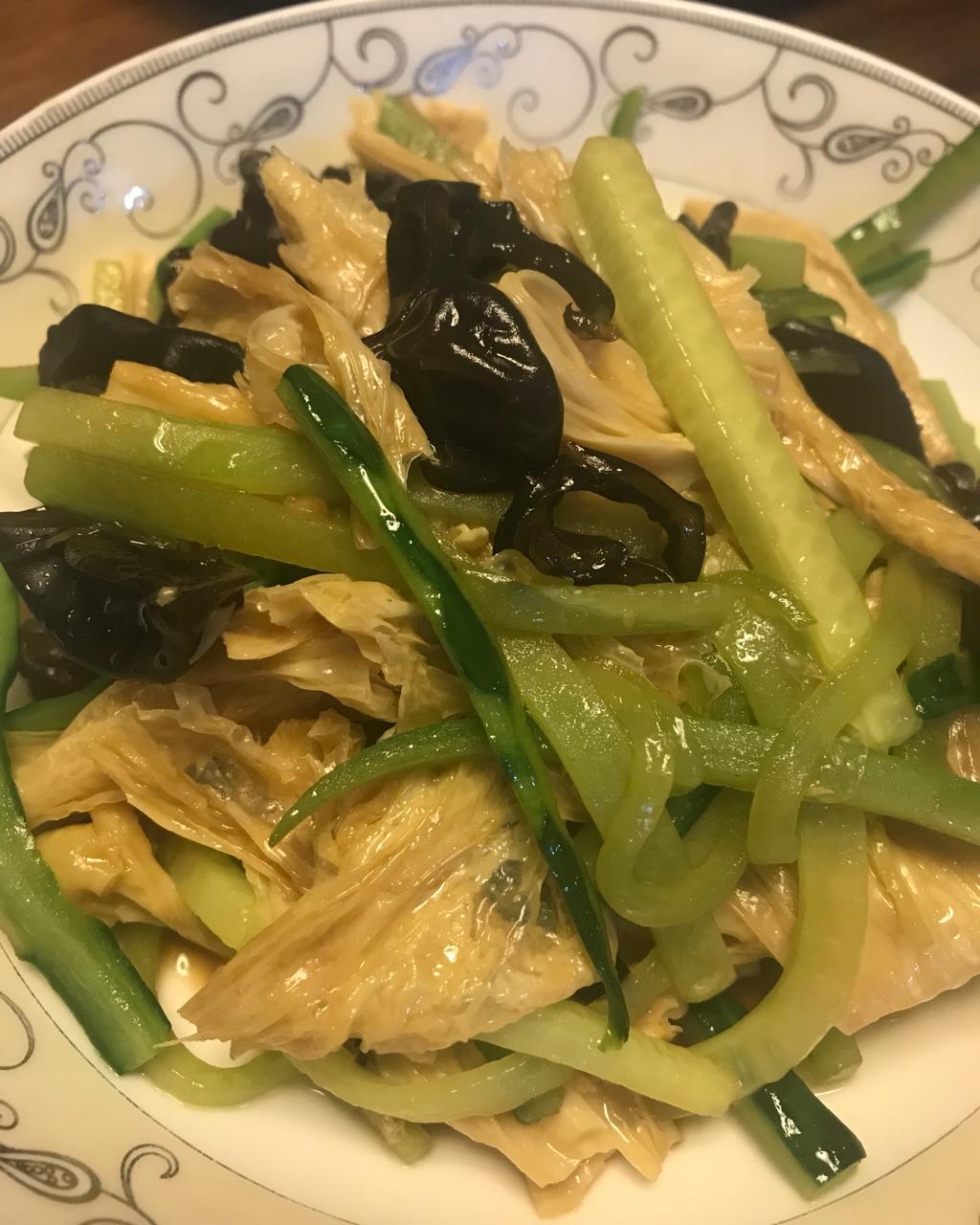 黄瓜木耳炒鸡蛋