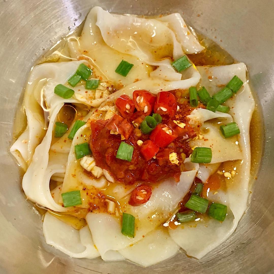 饺子皮版油泼面