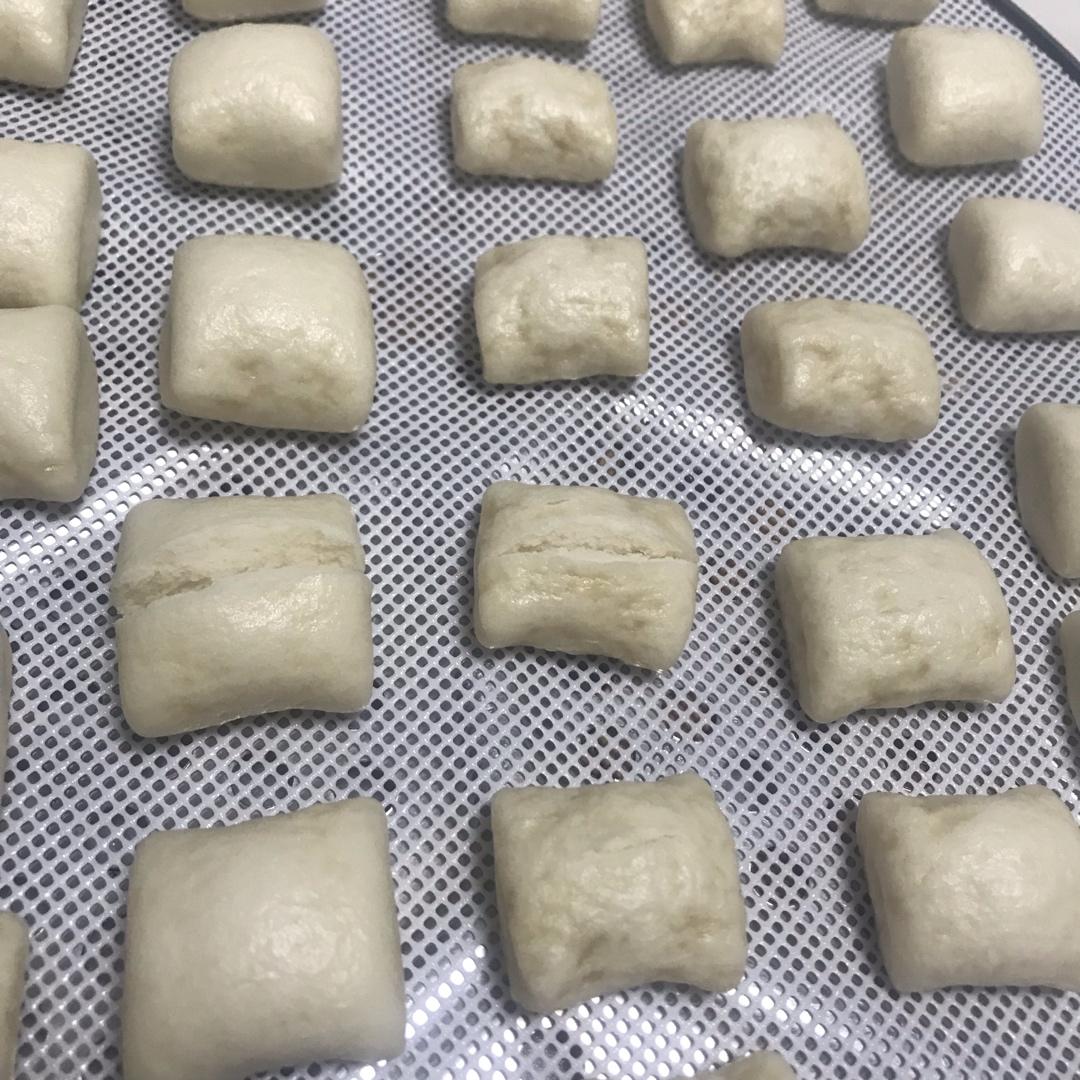 一发奶香小馒头，口感特别好！