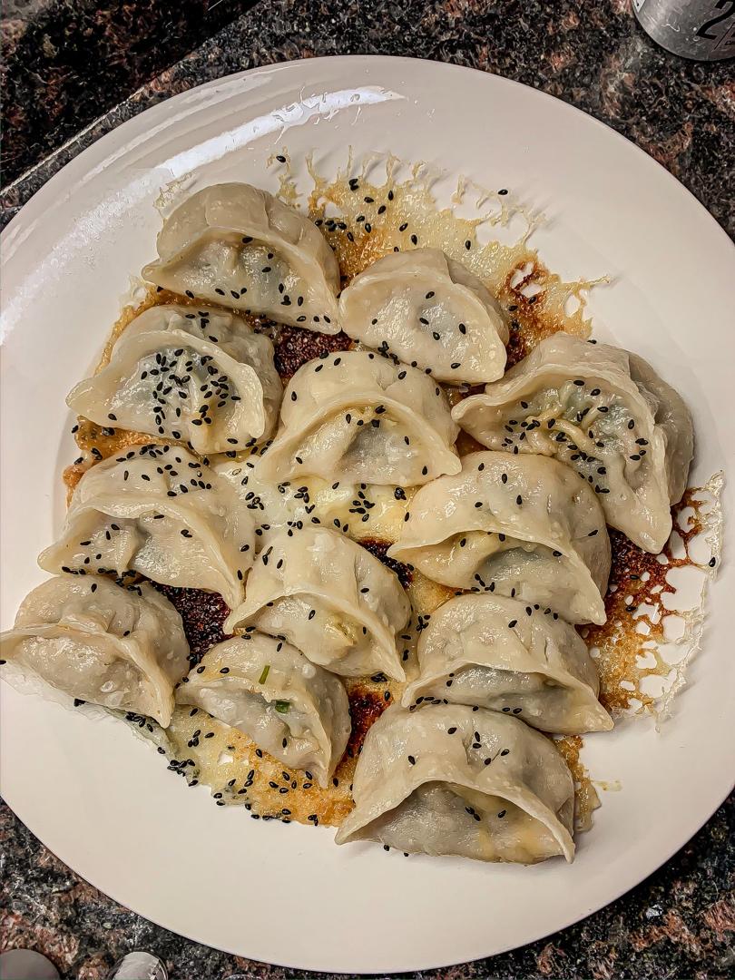 三鲜锅贴 Fried Dumplings