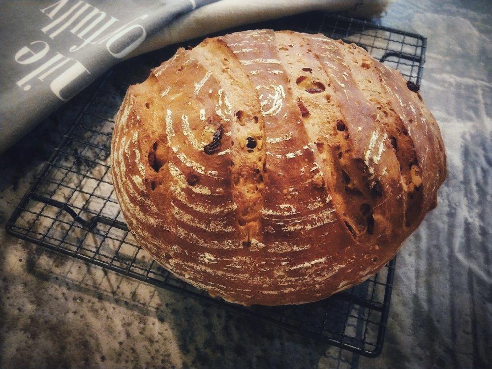 红酒葡萄干软欧包