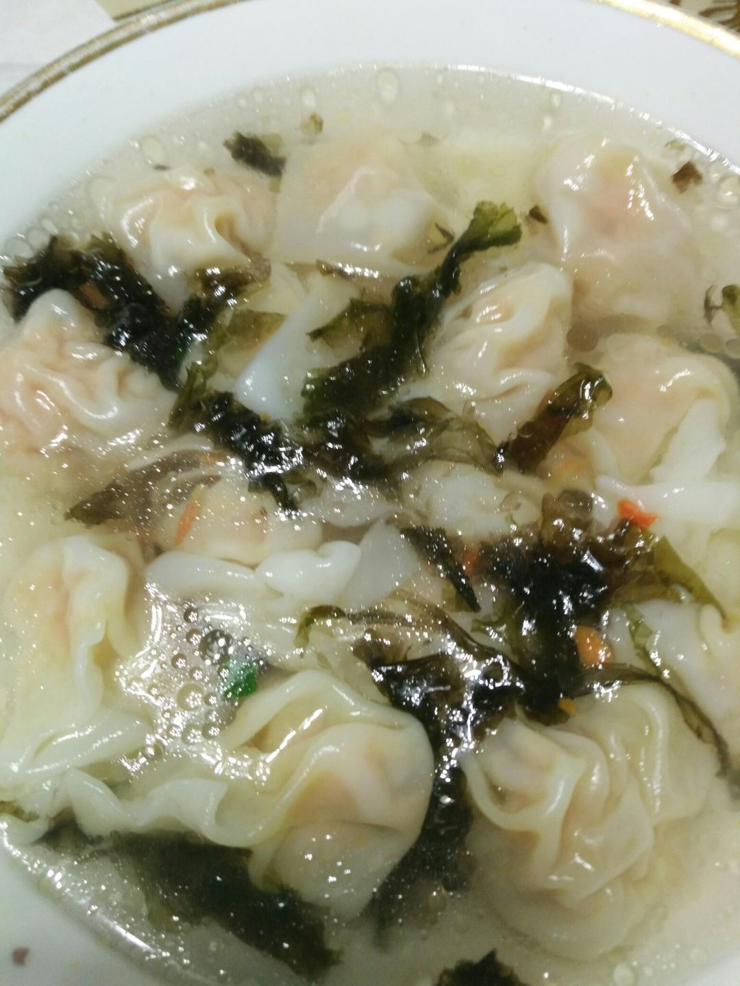 虾仁猪肉胡萝卜馄饨-附剥活虾技巧.几种馄饨包法