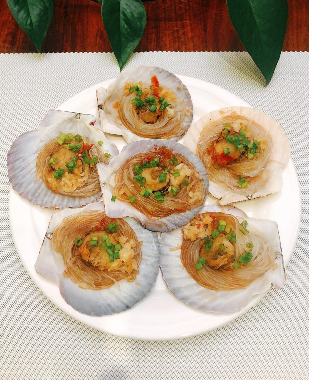 蒜蓉粉丝蒸扇贝粉丝入味有诀窍