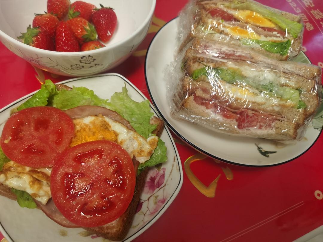 鸡蛋金枪鱼三明治【健身可吃】