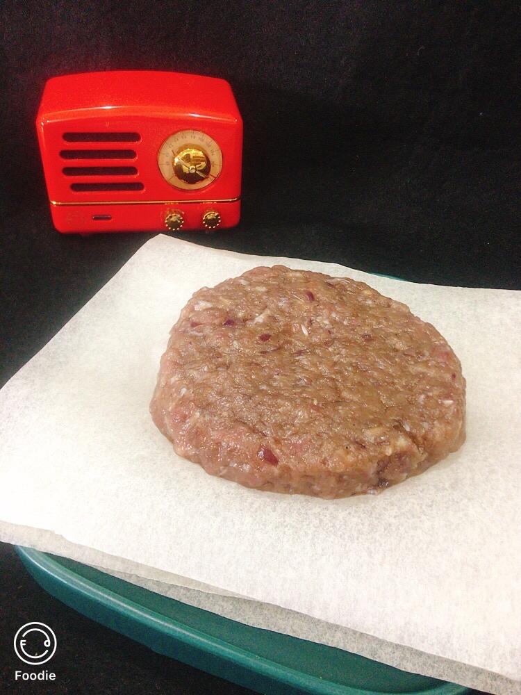 牛肉饼，汉堡肉饼
