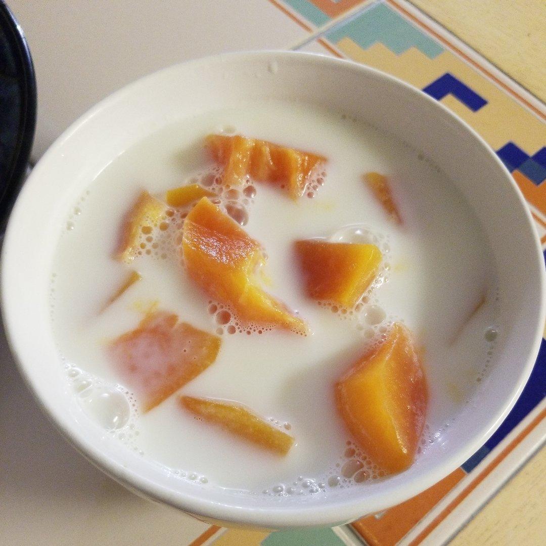 鲜奶炖木瓜