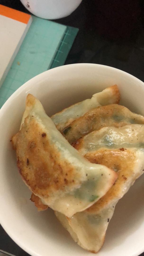 煎饺子