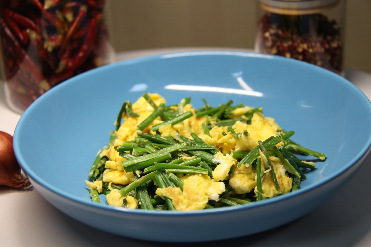 香葶炒鸡蛋≈韭苔炒鸡蛋，十分钟快手菜的做法