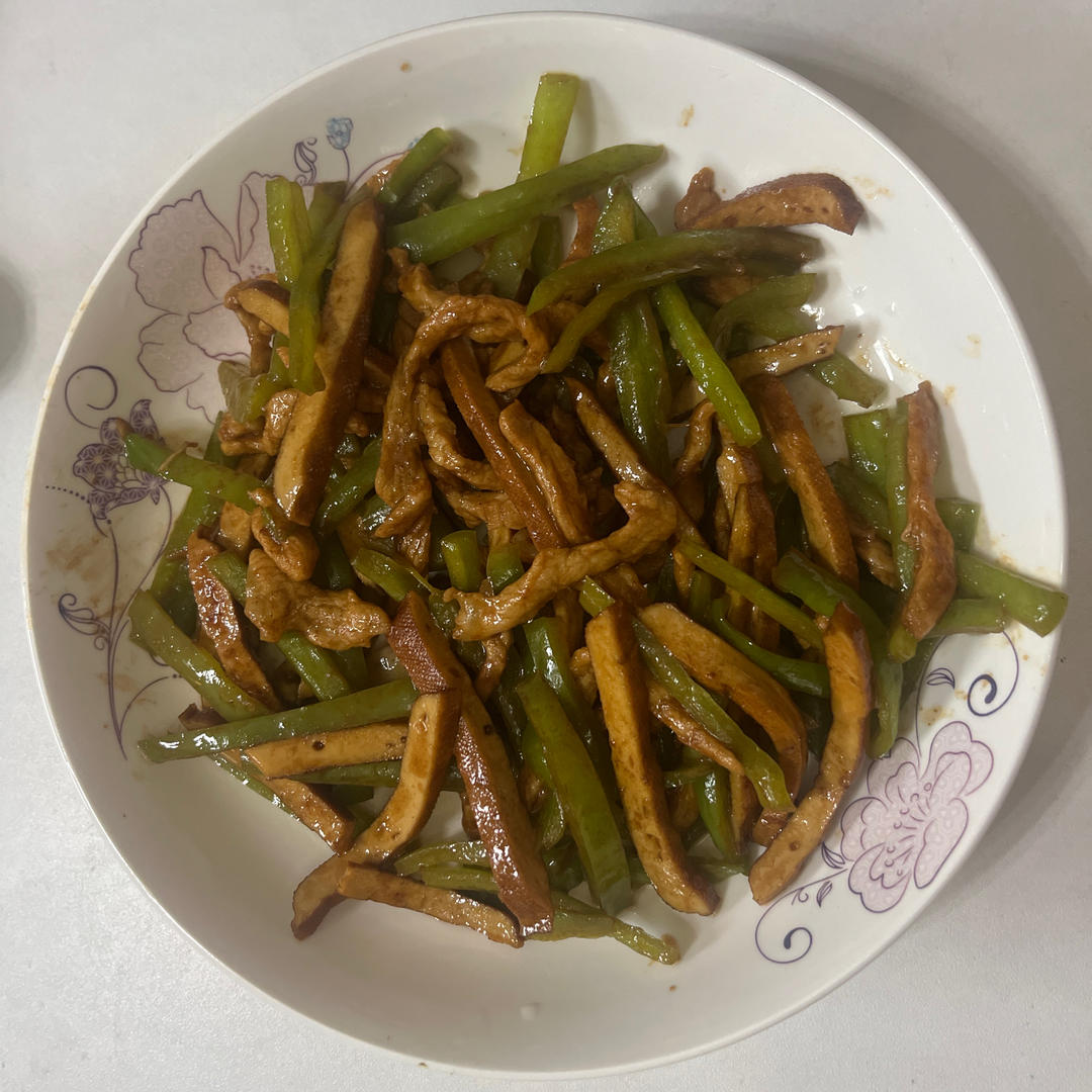 青椒香干肉丝