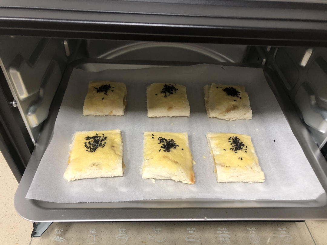 外脆里软❗️能拉丝的芝士香蕉吐司脆❗️