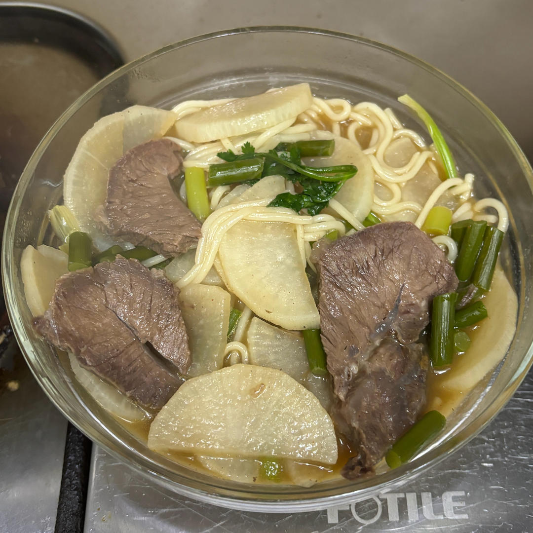 正宗兰州牛肉面～～                        不是兰州拉面😁