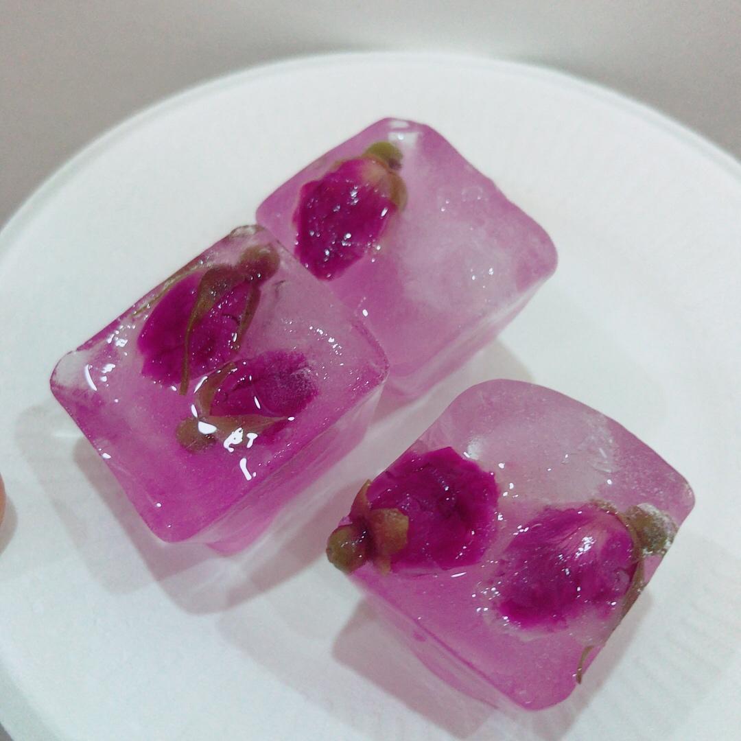 flavoured ice cubes （水果冰）