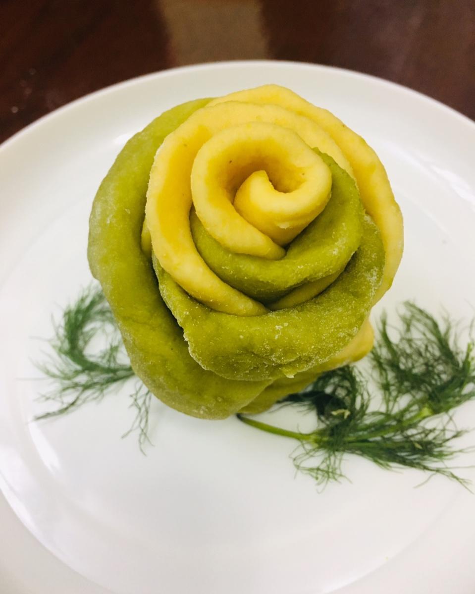 简单好吃的紫薯玫瑰花馒头