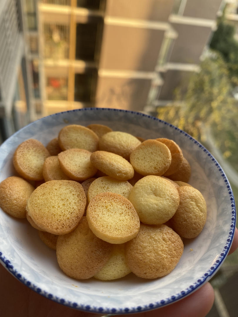 鸡蛋小饼干，又香又酥，比买的还好吃