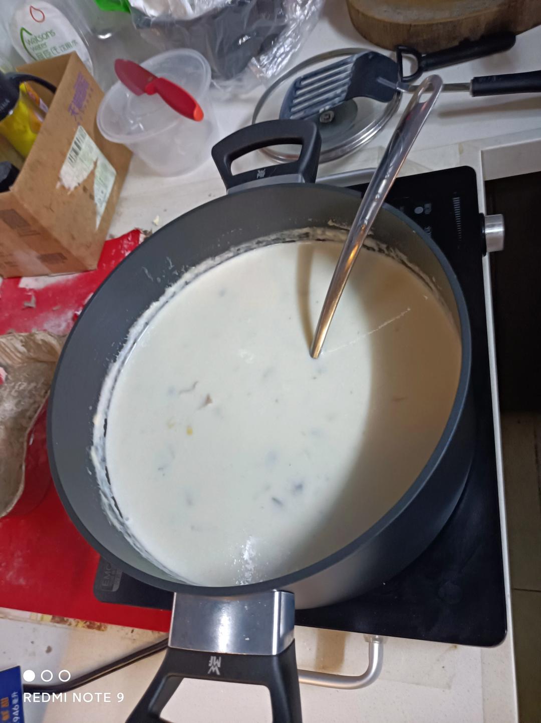 鸡茸奶油蘑菇汤