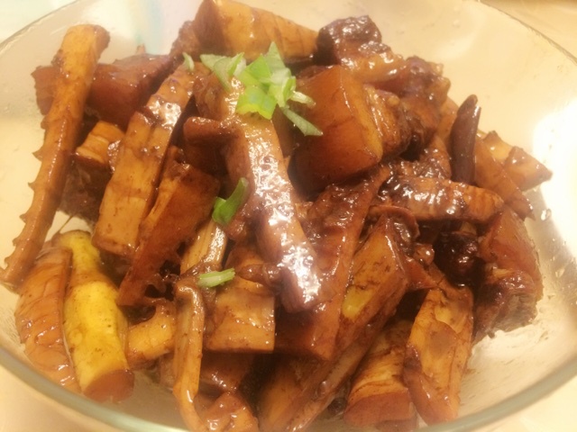 笋尖烧肉，肥而不腻的笋尖烧肉