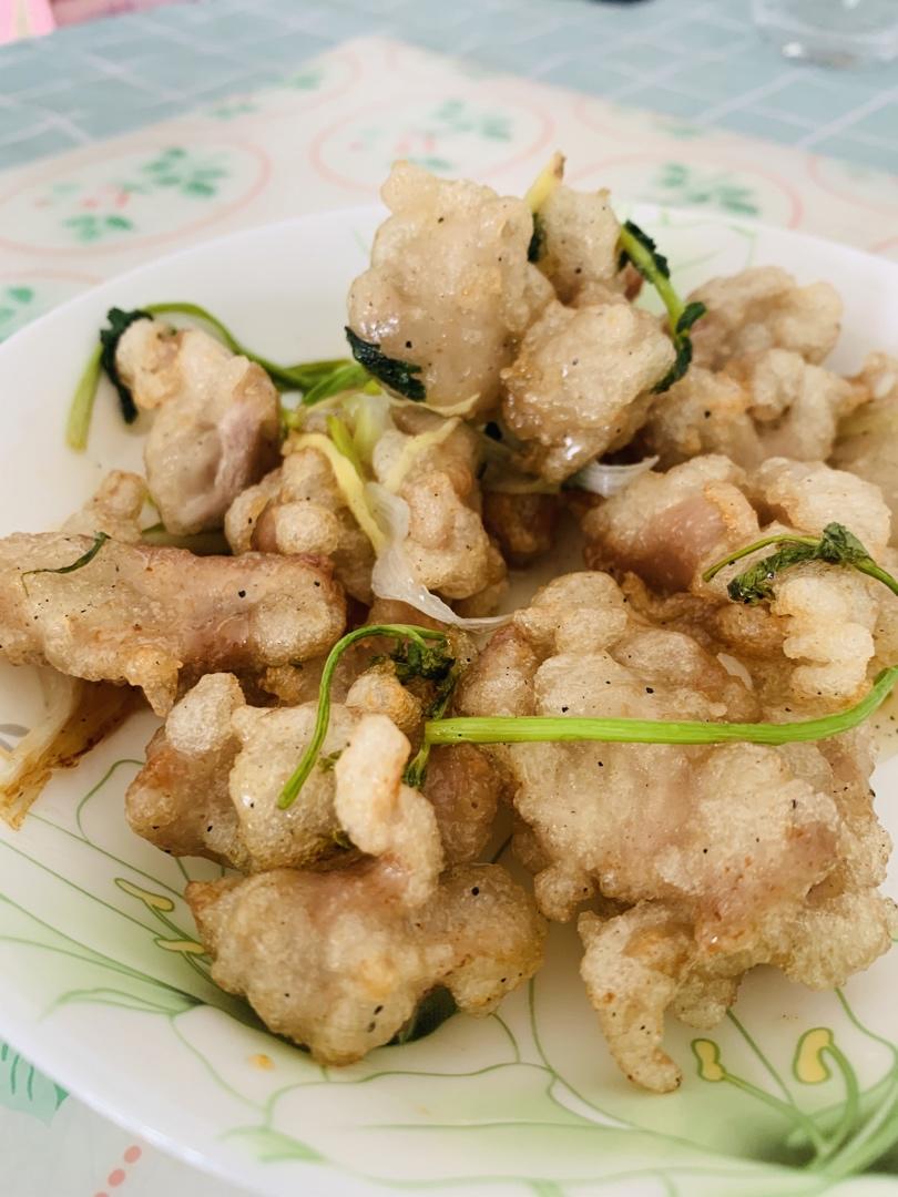 厨师长教你：“锅包肉”的家常做法，色泽金黄，口味酸甜！