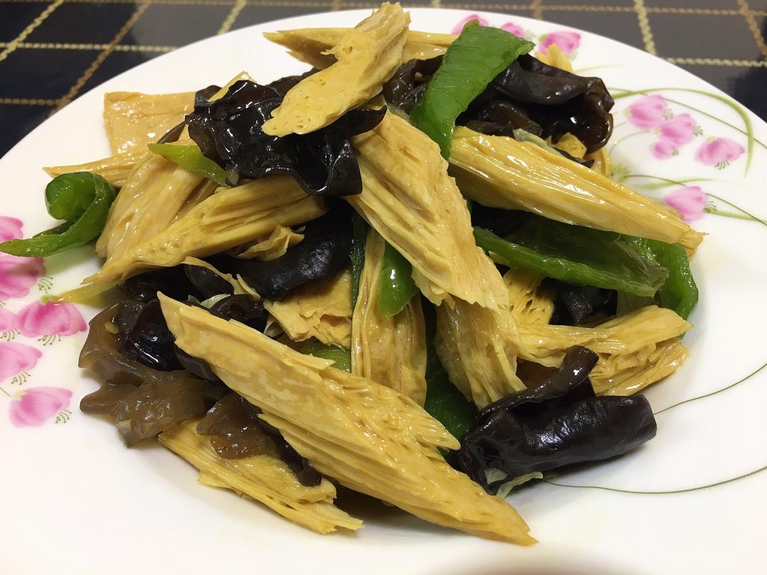 青椒木耳炒腐竹