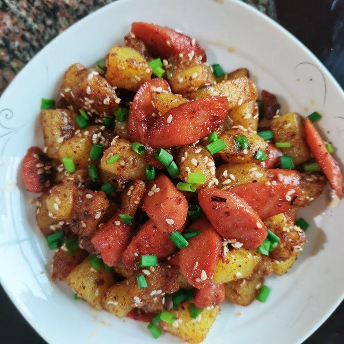 香辣过瘾的孜然土豆火腿，比路边摊还好吃