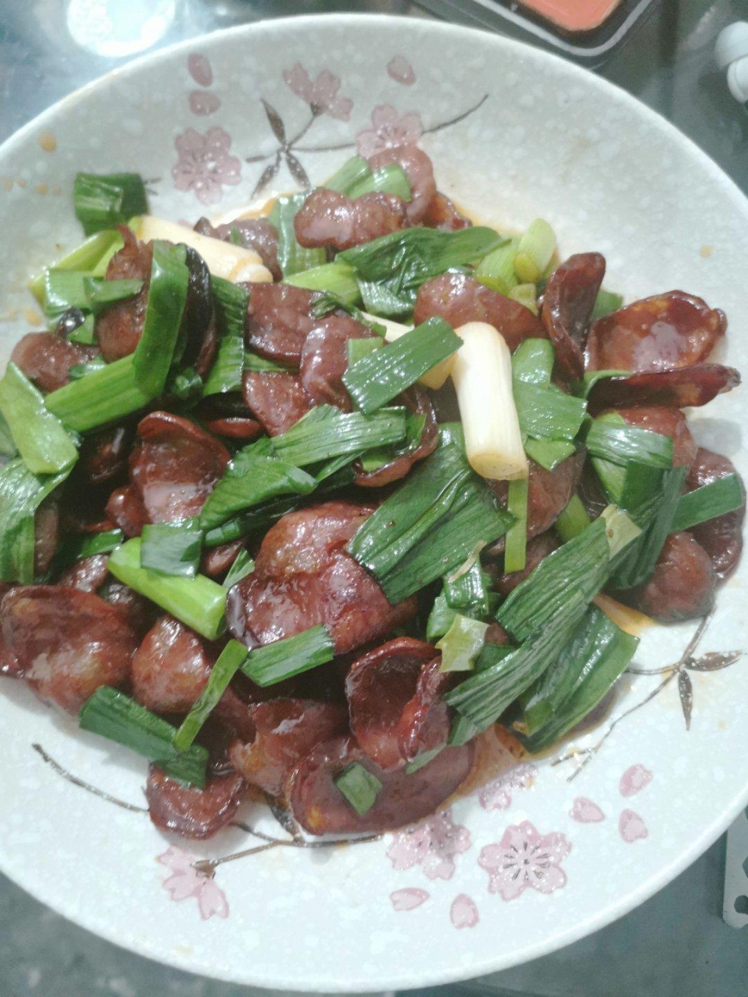 蒜苗炒香肠