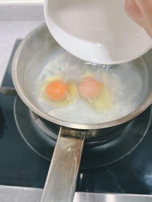 5分钟完美荷包蛋的做法 步骤2