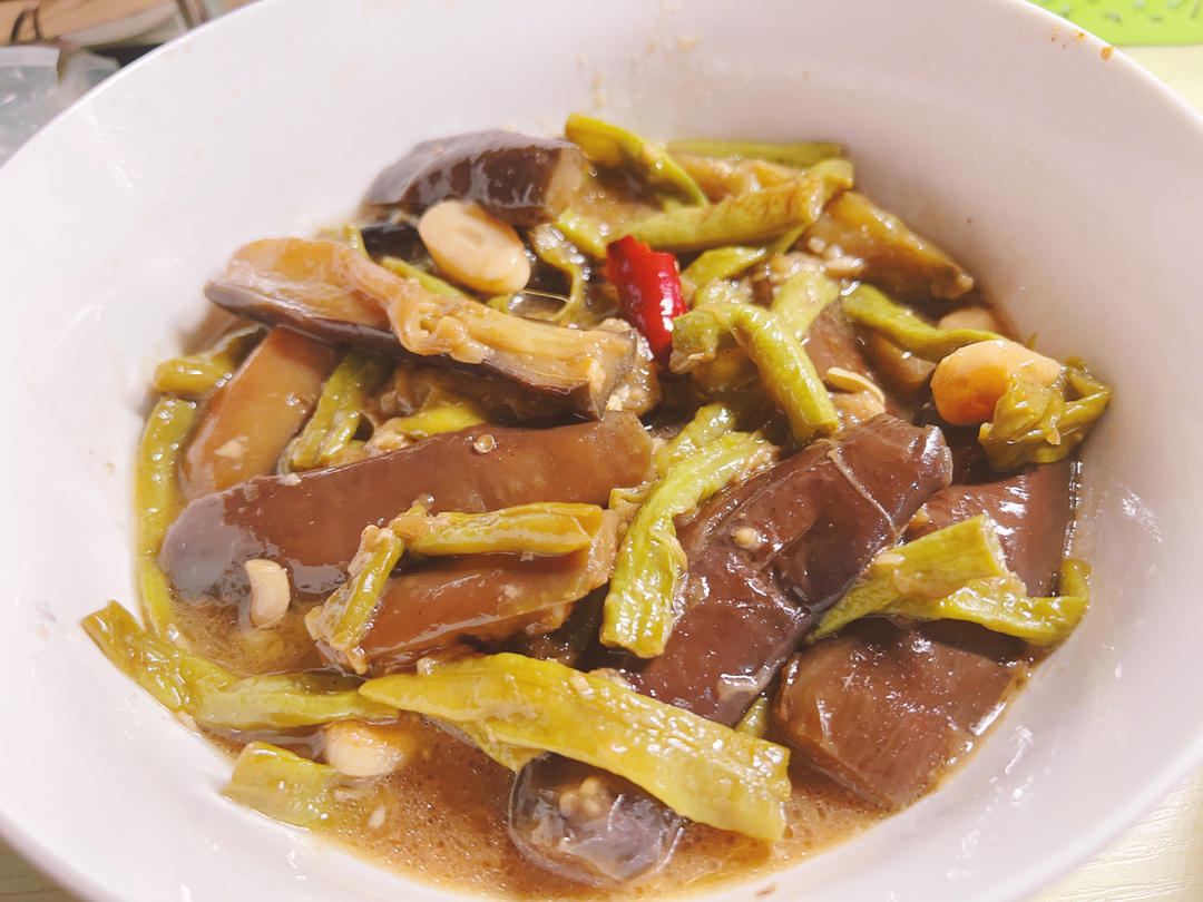 美味可口的豆角烧茄子！原来饭店都是这样做的