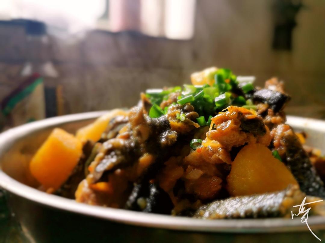 土豆炖鸡块