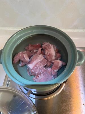 不用焯水不用料酒超级鲜美的清炖牛排骨汤的做法 步骤2