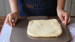 丹麦肉桂葡萄卷（超详细开酥视频）的做法 步骤3